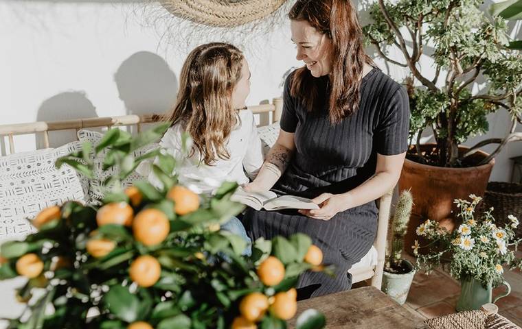 Why should we surround ourselves with plants?